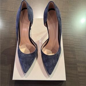 Club Monaco navy suede pumps